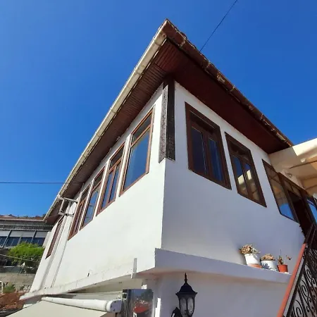 B&bsheshalliu לינה וארוחת בוקר