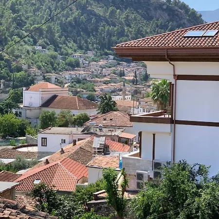 B&bsheshalliu לינה וארוחת בוקר 3*