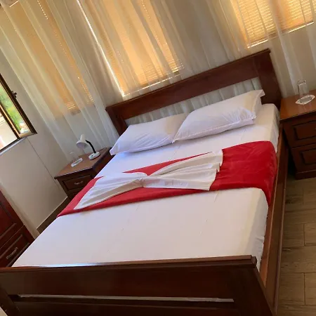 Couette-café B&bsheshalliu 3*