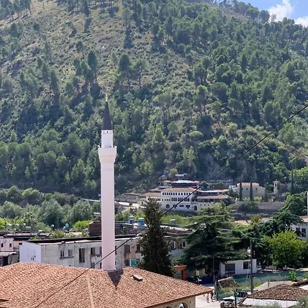 B&bsheshalliu לינה וארוחת בוקר 3*