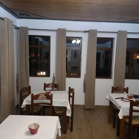 Alojamento de Acomodação e Pequeno-almoço B&bsheshalliu Berati