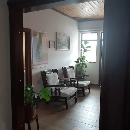 Alojamento de Acomodação e Pequeno-almoço B&bsheshalliu