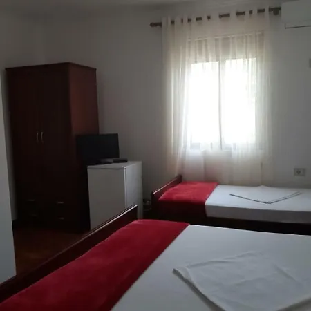 Alojamento de Acomodação e Pequeno-almoço B&bsheshalliu 3*