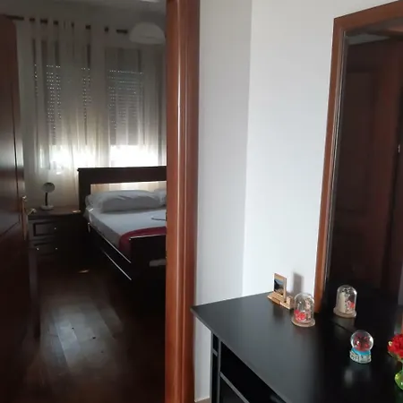 Alojamento de Acomodação e Pequeno-almoço B&bsheshalliu 3*