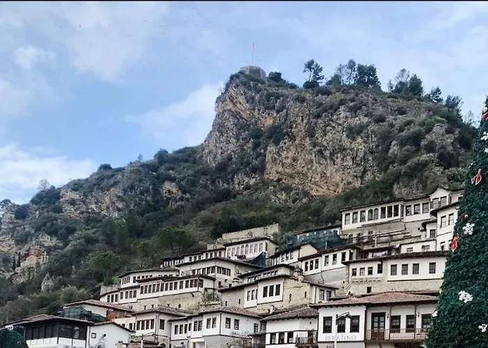 B&bsheshalliu Bed and Breakfast Μπεράτ